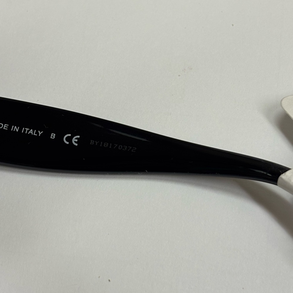 New Burberry BE4307 3001/8G Primrose Black Sunglasses. Geometric shape. - Picture 9 of 15
